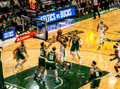 NBA篮球赛事集锦，凯尔特人队与雄鹿队比赛现场